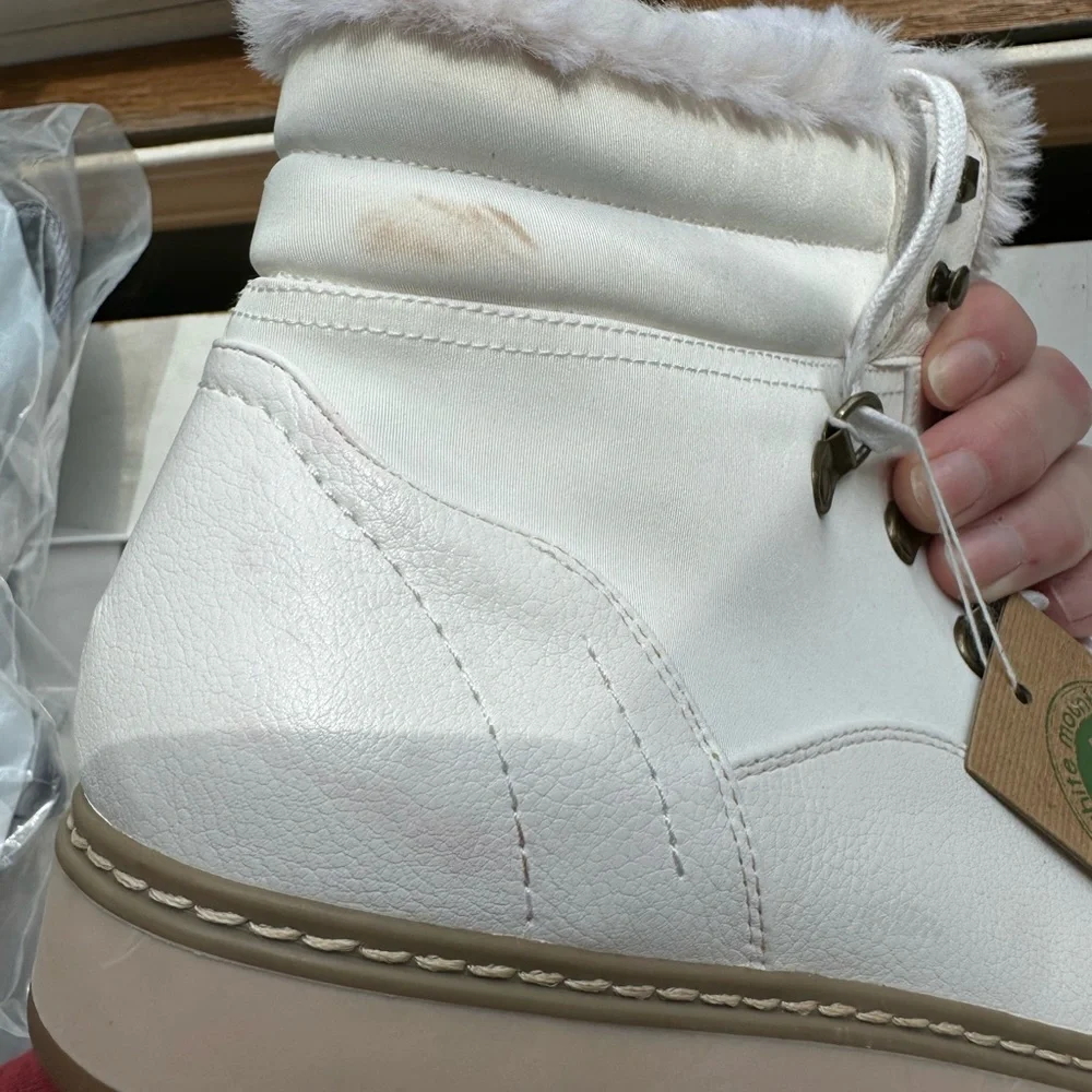 White Winter Boots by White Mountain size 11 NEW